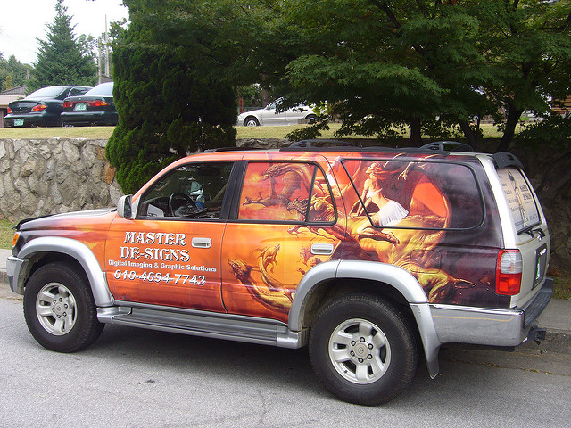 Using Cars For Advertising? 5 Ways Drivers Are Impacted by Distractions
